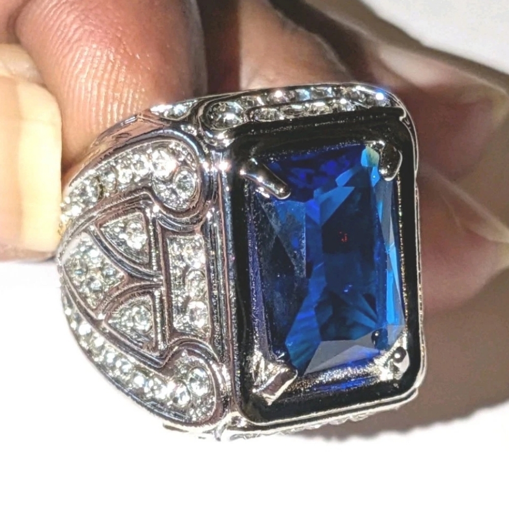 Elegant Silver and Blue Sapphire Ring Sz 8